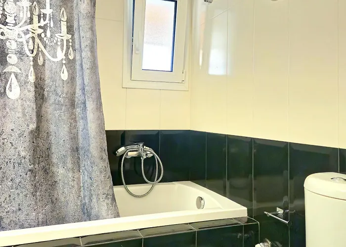 Mary's Luxury 1 * Nemea